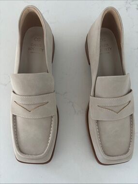 Oasis Society Cream Leather Penny Loafers with Tan Soles